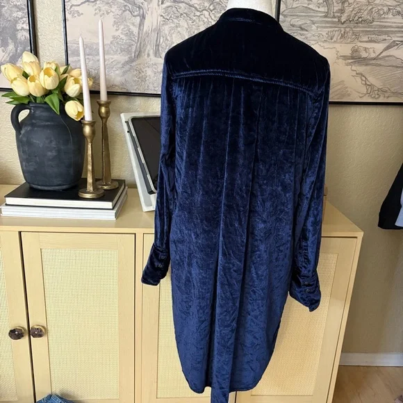 Anthropologie Maeve Crushed Velvet Navy Blouse‎ Tunic Size 4 - Picture 3 of 5